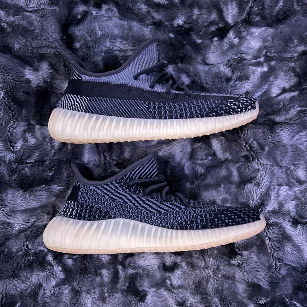 Yeezy Boost 350 V2 Carbon